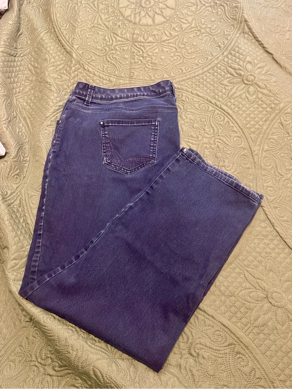 Gloria Vanderbilt Vintage-Inspired Straight Leg Jeans in Deep Indigo